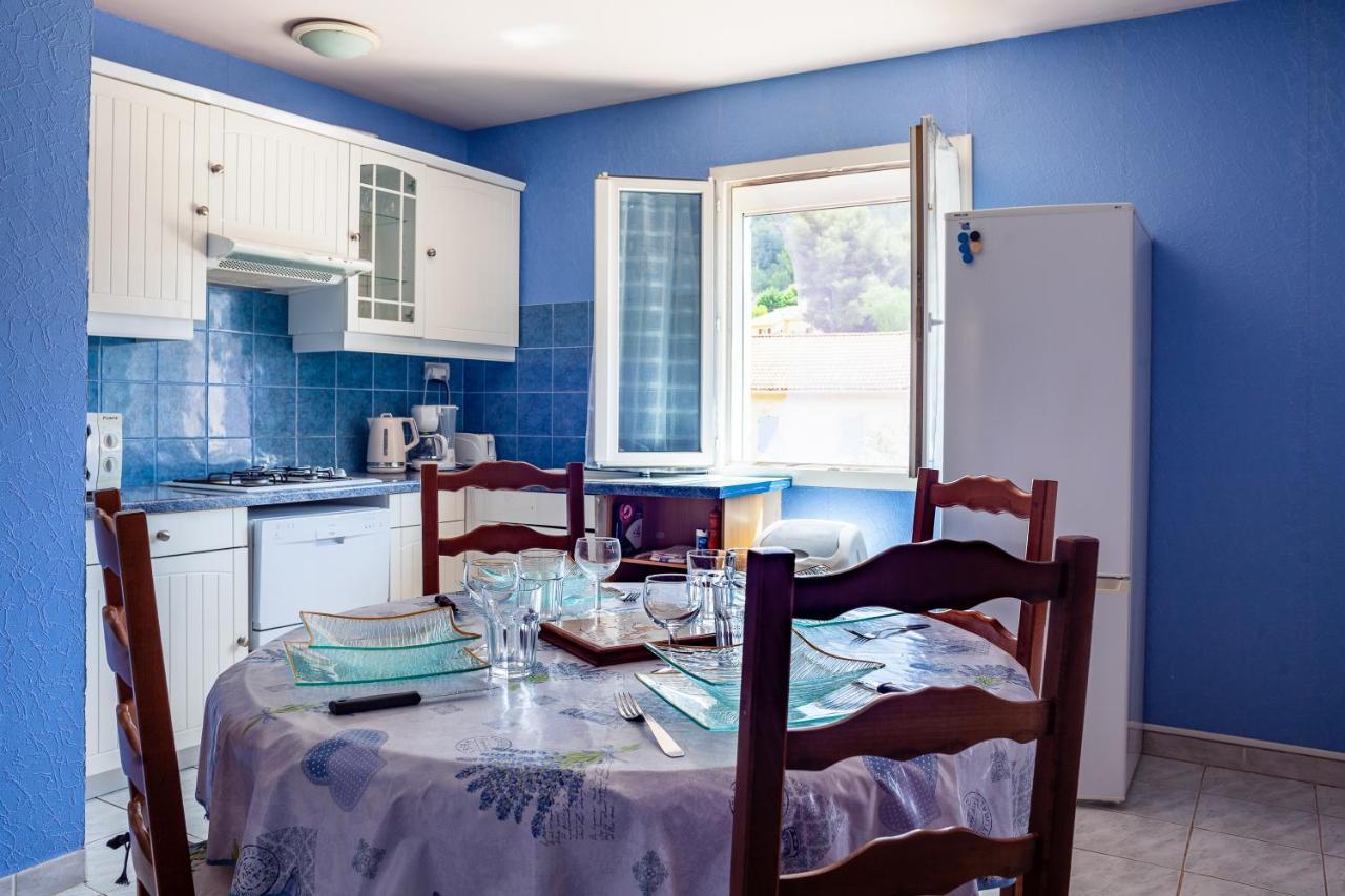 Appartement Avec Piscine Et Cuisine Roquefort-la-Bedoule Luaran gambar